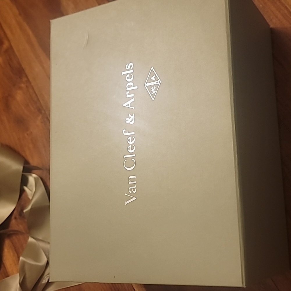 Van Cleef & Arpels Large Box and Small Box Full Set